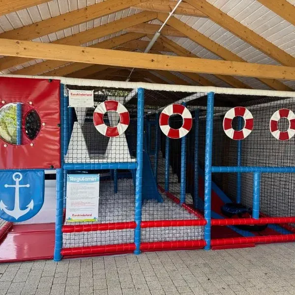 Małpi gaj w domkach Morska Przygoda w Sarbinowie